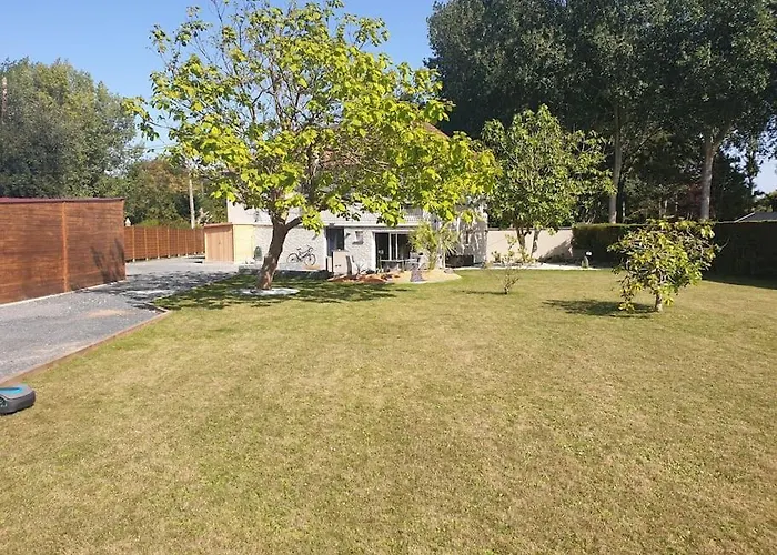 Côté - Jardin Privatif à 200m De La * Ver-sur-Mer