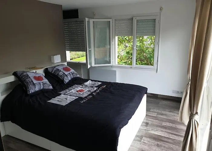 Casa de Férias Côté - Jardin Privatif à 200m De La