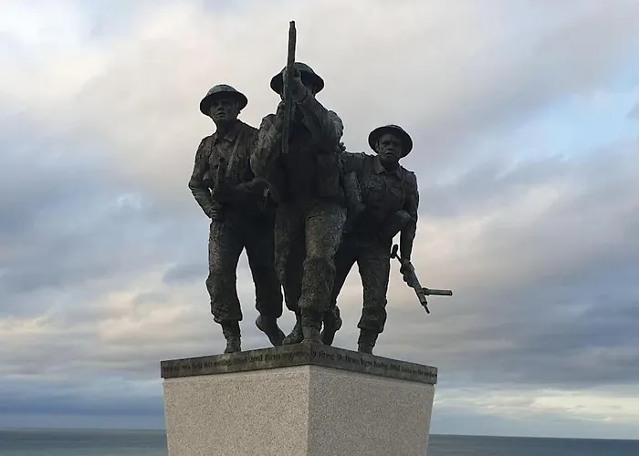 Côté - Jardin Privatif à 200m De La * Ver-sur-Mer