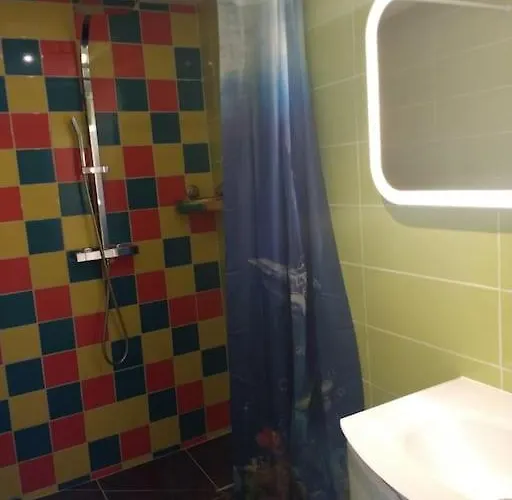 Casa de Férias Côté - Jardin Privatif à 200m De La Ver-sur-Mer